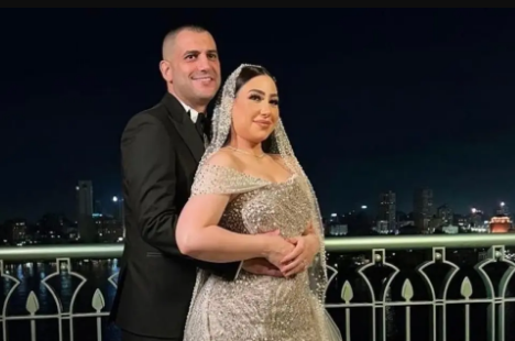 والد بوسي يعلم بزواجها من الأخبار